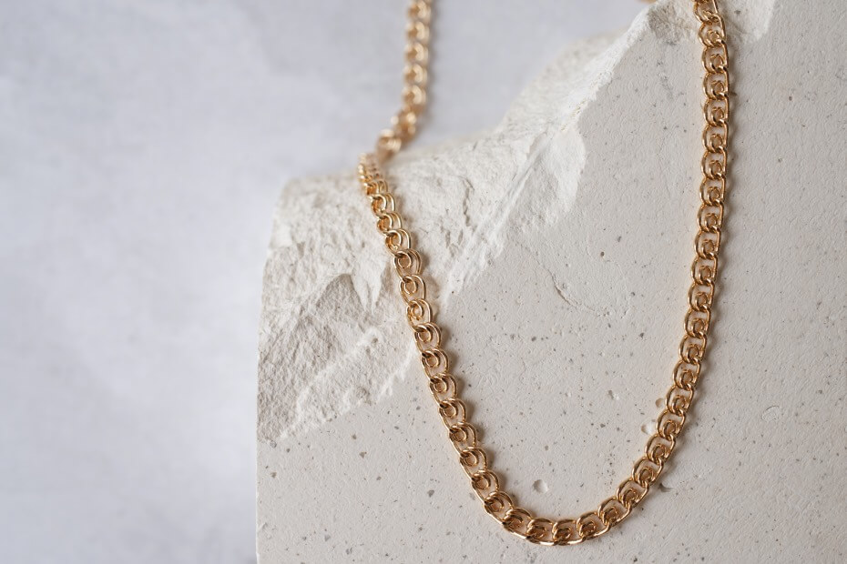 Foriu te da las mejores recomendaciones para elegir el mejor collar para tu outfit.