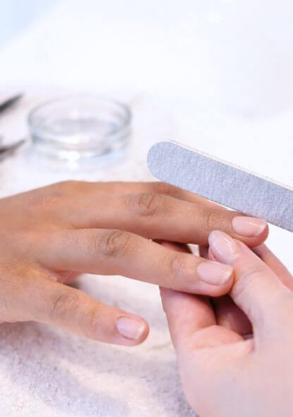 Foto de servicio de Manicure Clásico realizadas por Nailu a domicilio en Ciudad de México